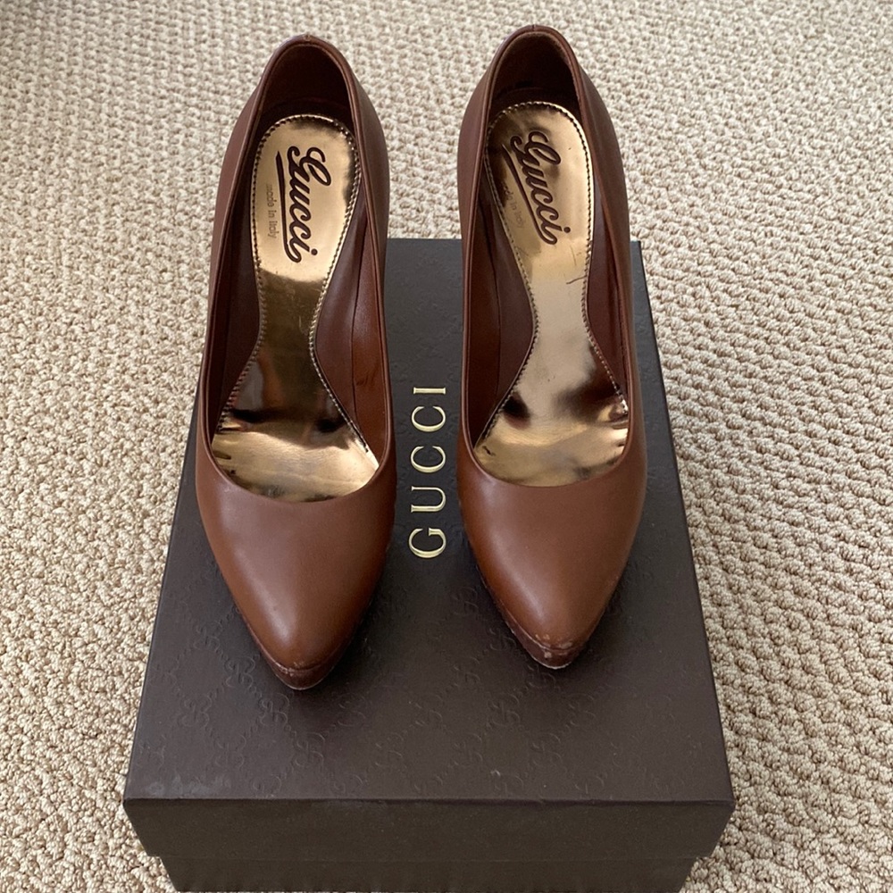 Gucci Brown Pumps